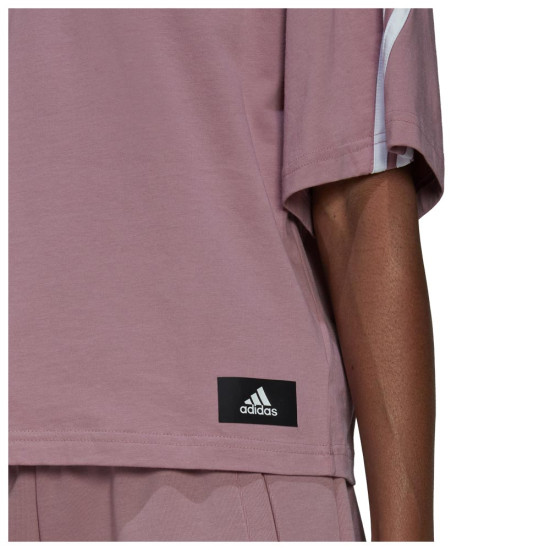 Adidas Γυναικεία κοντομάνικη μπλούζα Adidas Γυναικεία κοντομάνικη μπλούζα
